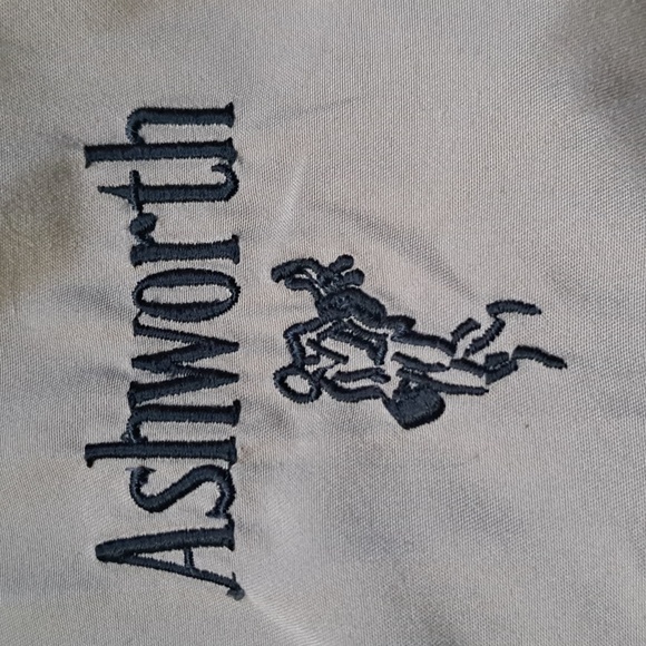 Golf MENS water & wind resistant top Kaki color V neck Perfect for fall weather - Picture 8 of 9